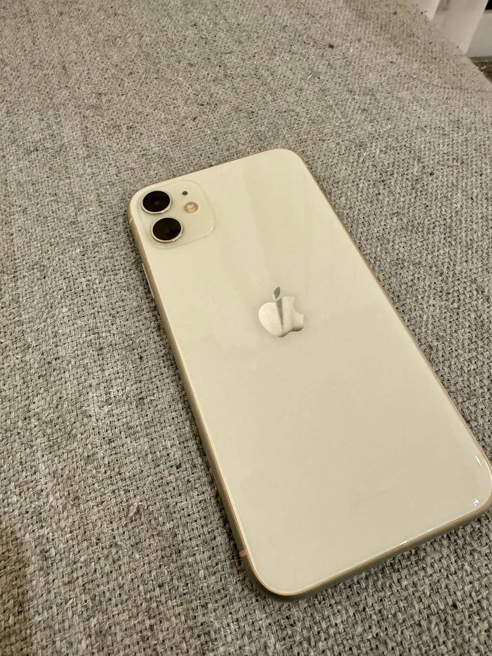 iPhone 11 128gb Branco, com cabo original e caixa  - Foto 2