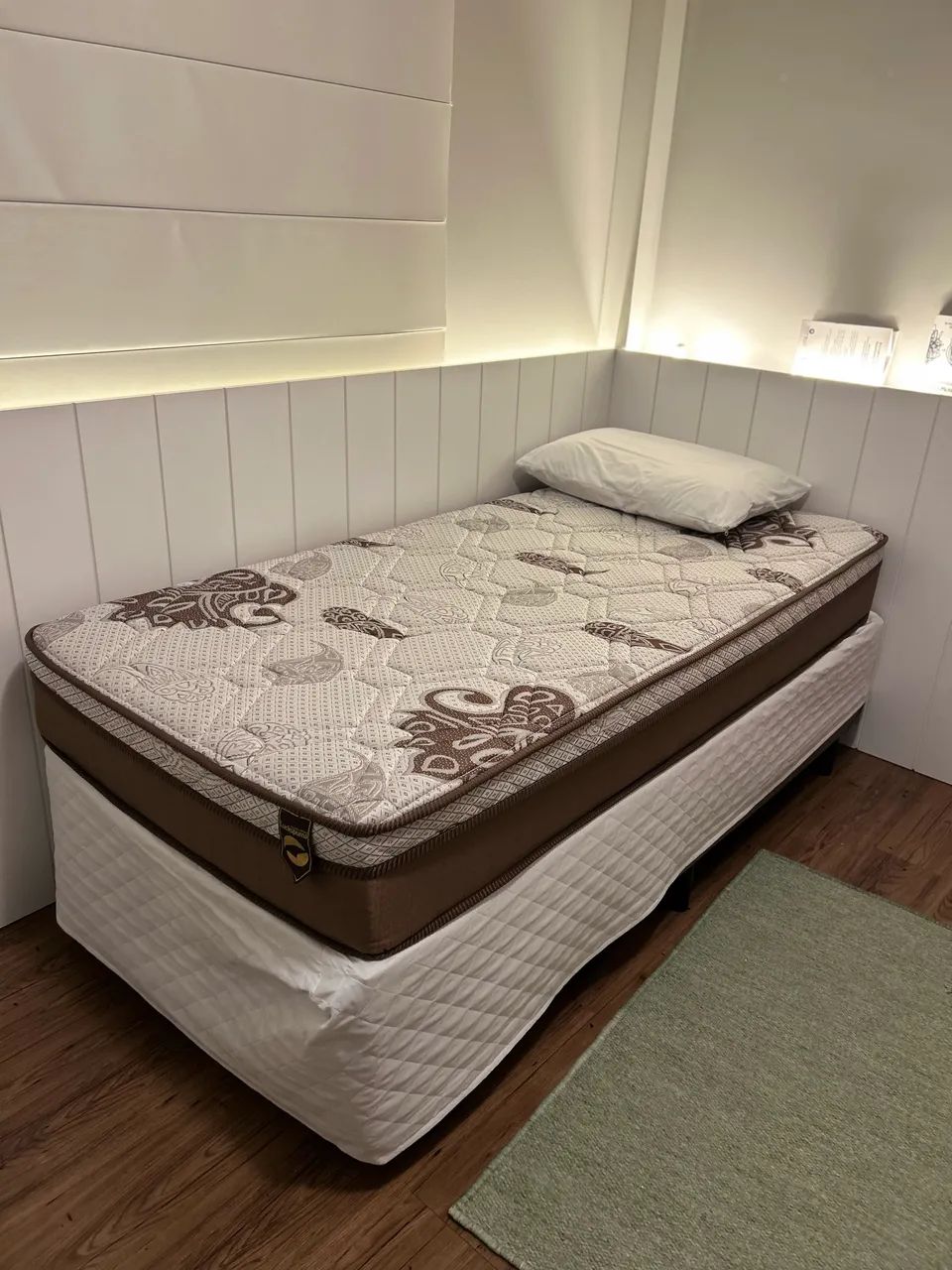Colchão e cama de solteiro Luckpuma