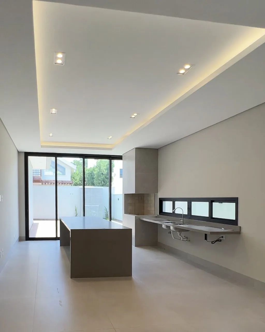 Condomínio Belvedere 1  Casa estilo neoclássico - Foto 4
