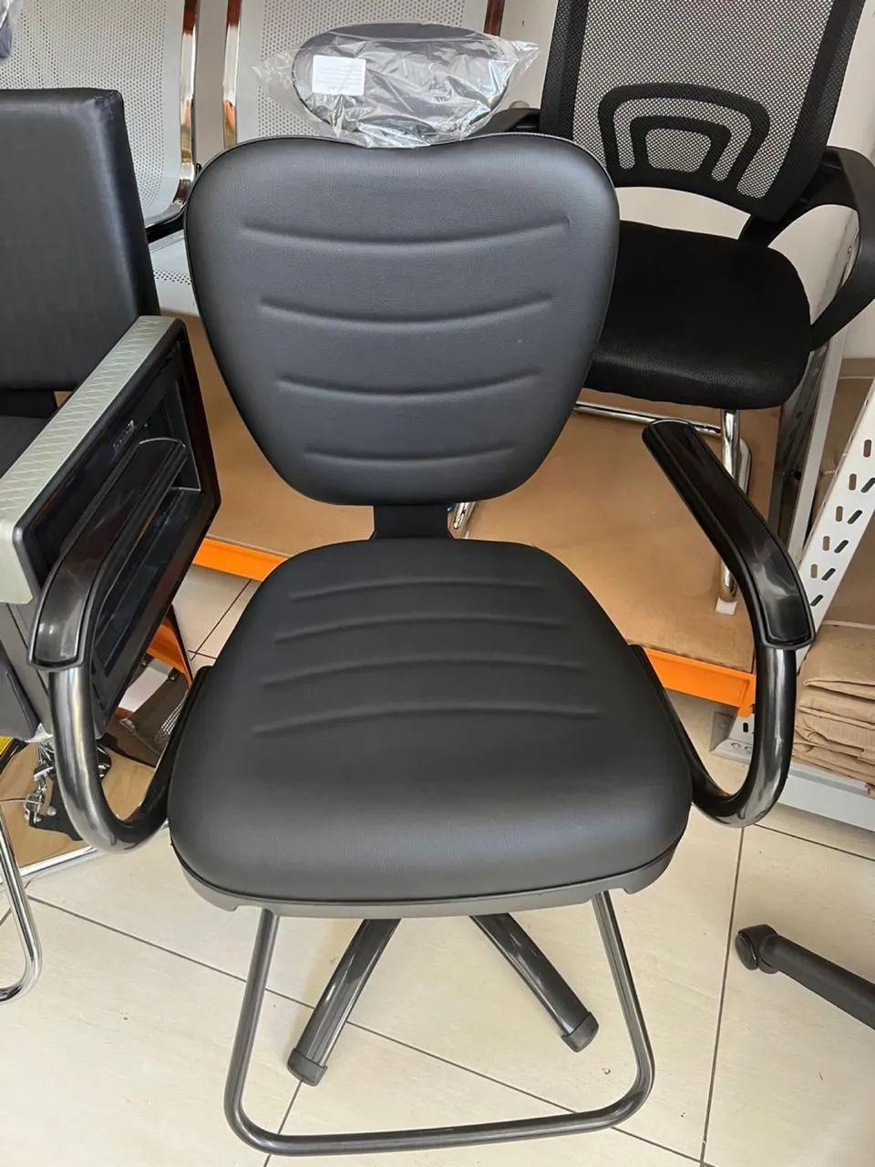 Cadeira para salão cabeleireiro e barbearia 