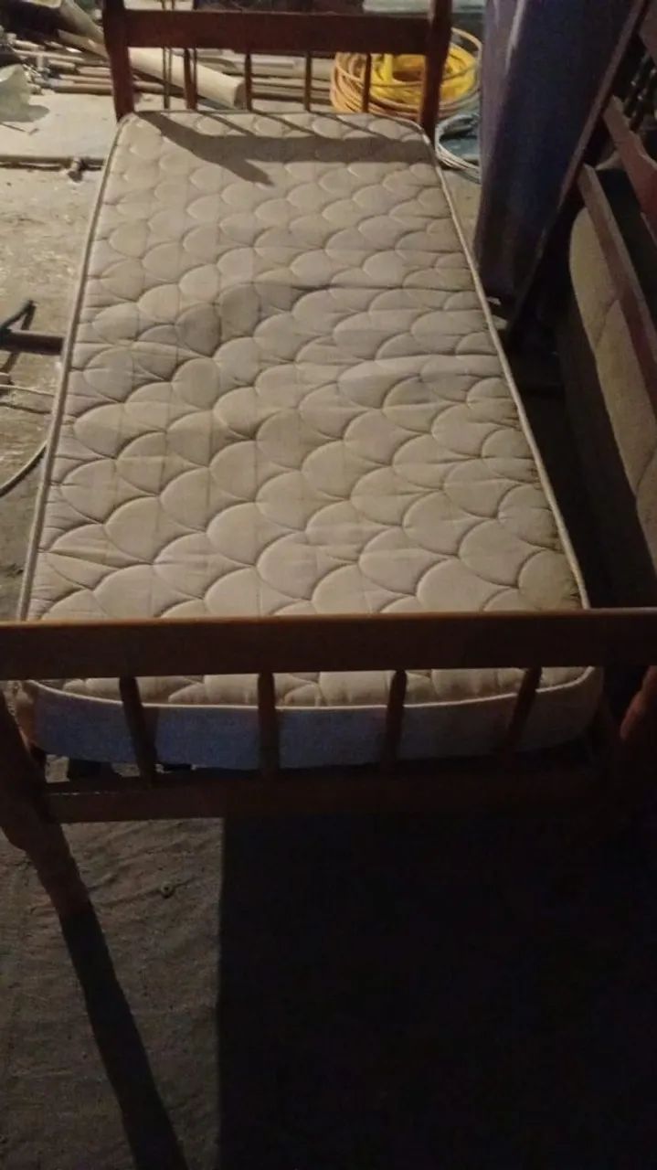 Cama de solteiro com colchão.  - Foto 2