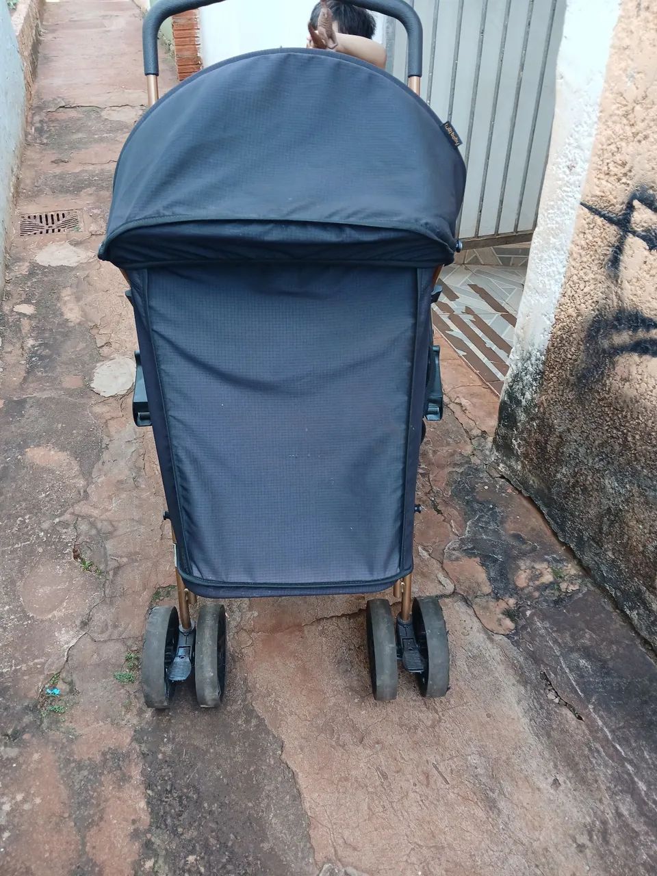 Vendo carrinho de bebê, Não entrego - Foto 3