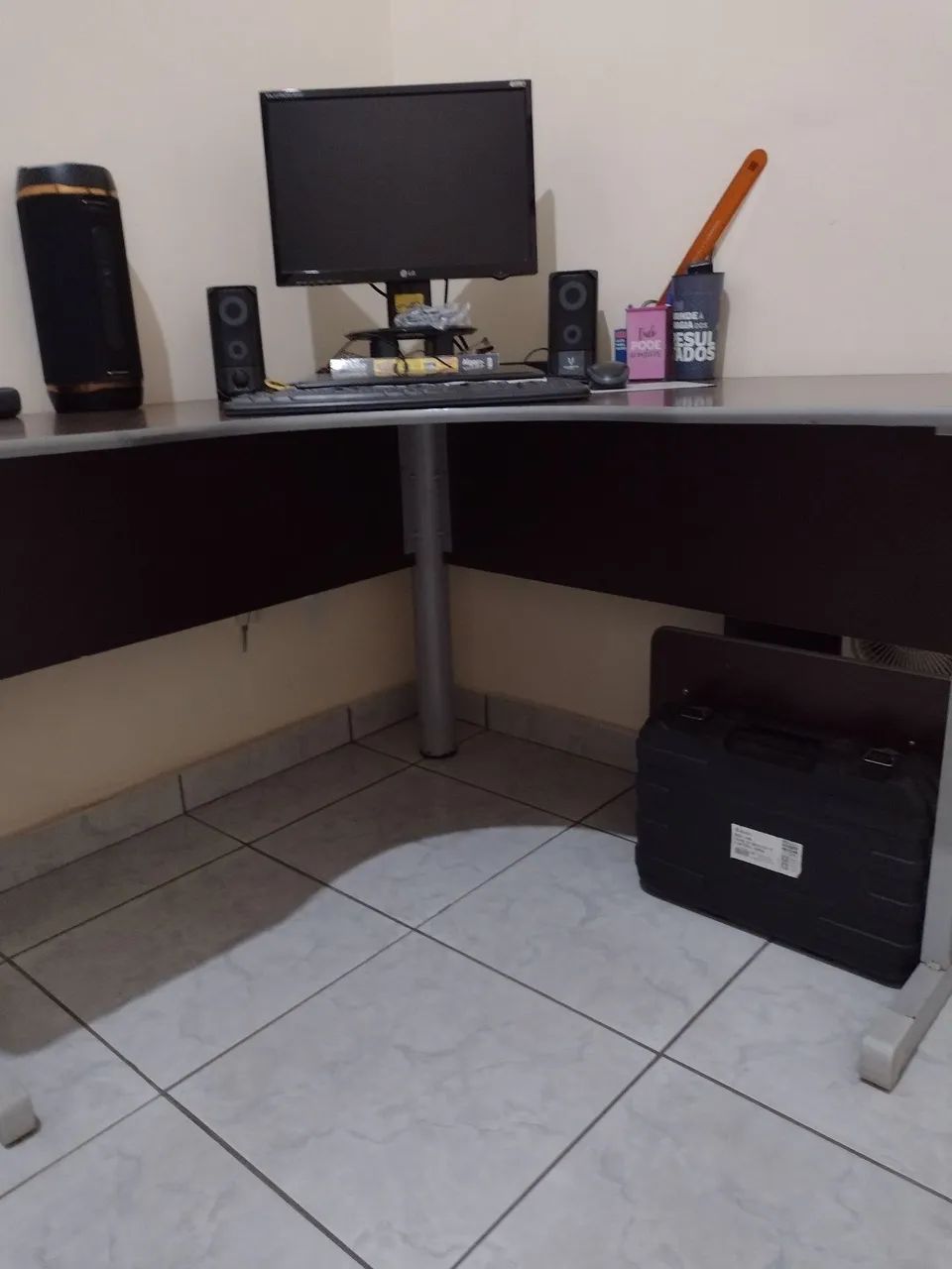 Mesa em MDF para Escritório, Estudos, Home Office  - Foto 3