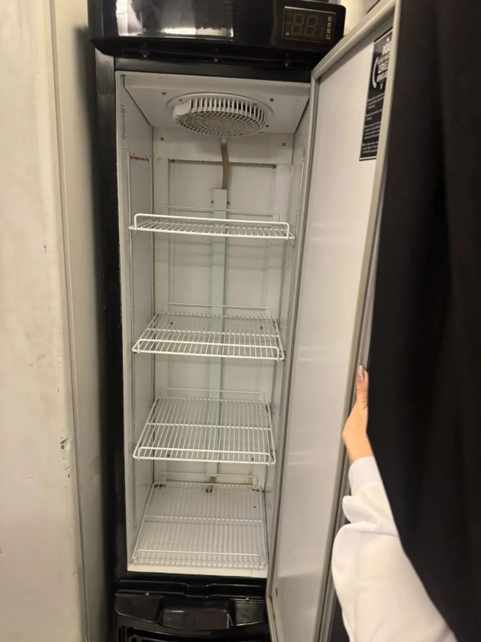 Cervejeira vertical Gelopar 228L - Foto 2