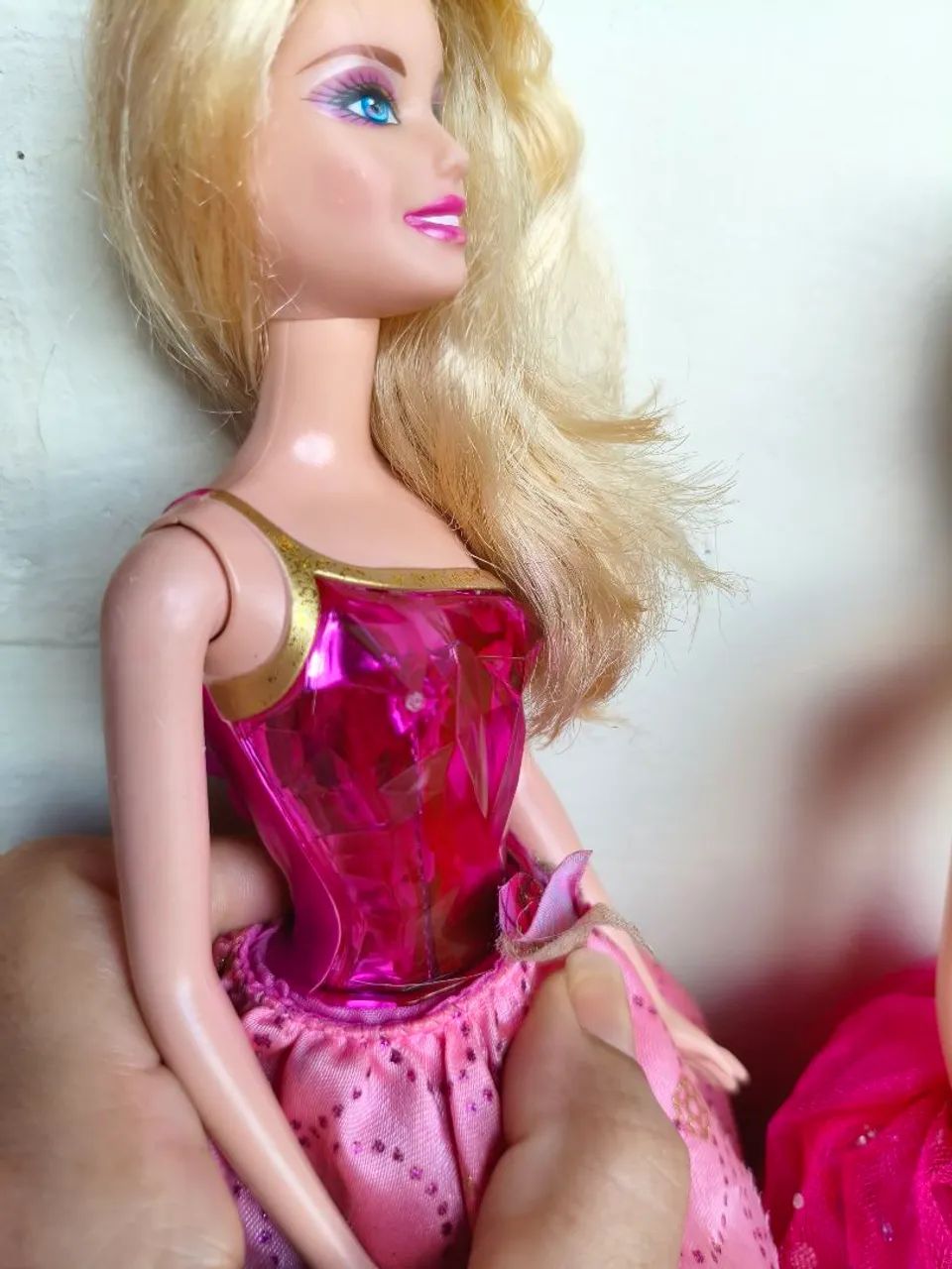 Duas Barbies com defeitos - Foto 5