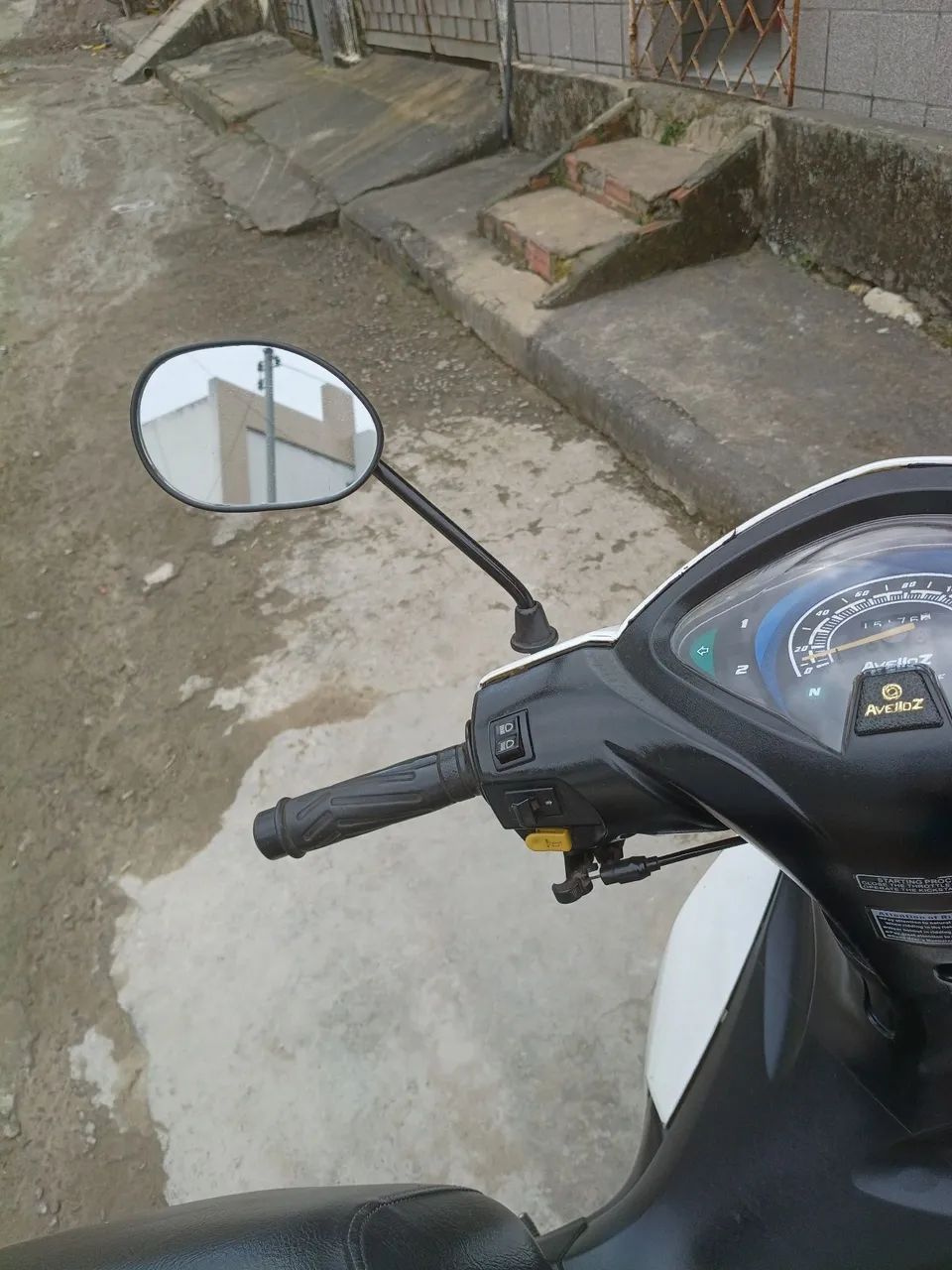 vende se uma aveloz bem conservada nada atrasado  - Foto 2