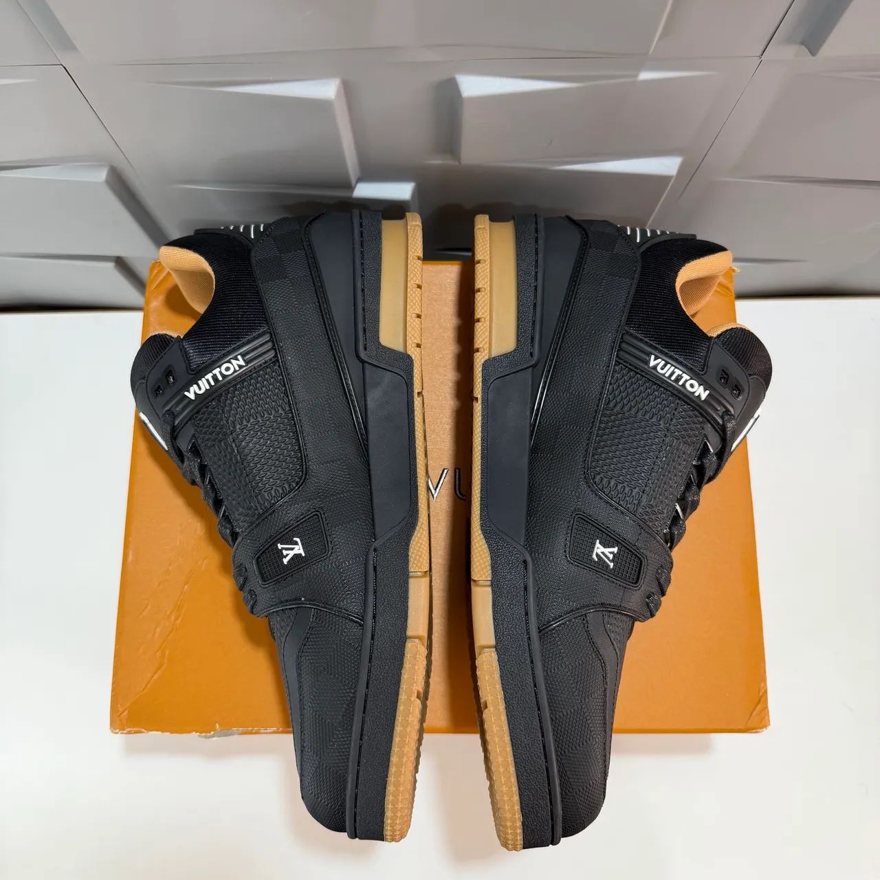 Louis Vuitton Lv Trainer Black Gum 43 - Foto 4