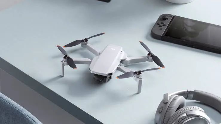 Drone DJI Mini 2 Completo + 3 baterias (kit fly more) e acessórios.