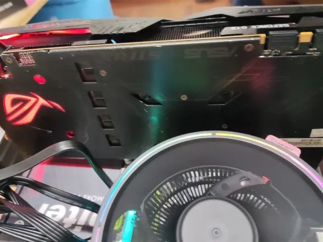 Placa de Vídeo GTX 1080Ti 11GB Asus ROG Usada - Foto 4
