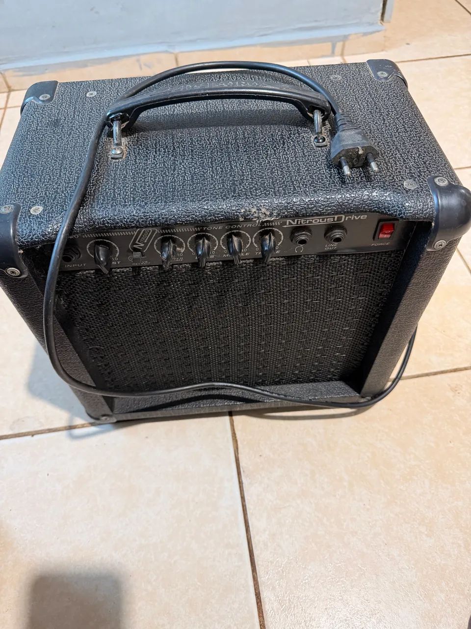 Cubo de Guitarra 30w  nitrous  - Foto 2