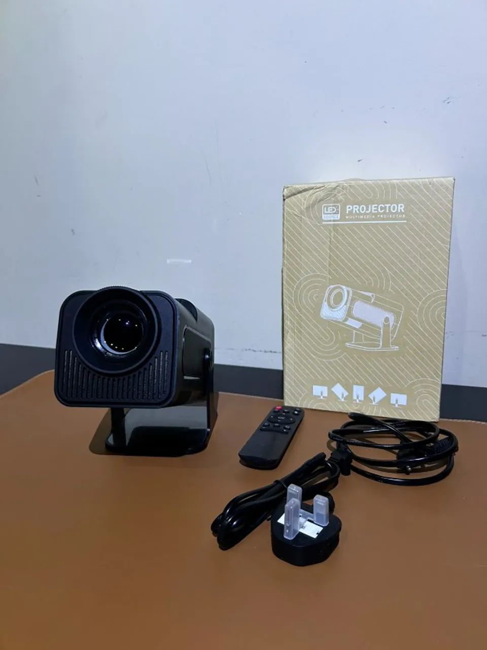 Projetor Magcubic HY320 Android Wi-Fi Bluetooth Full HD - Foto 2