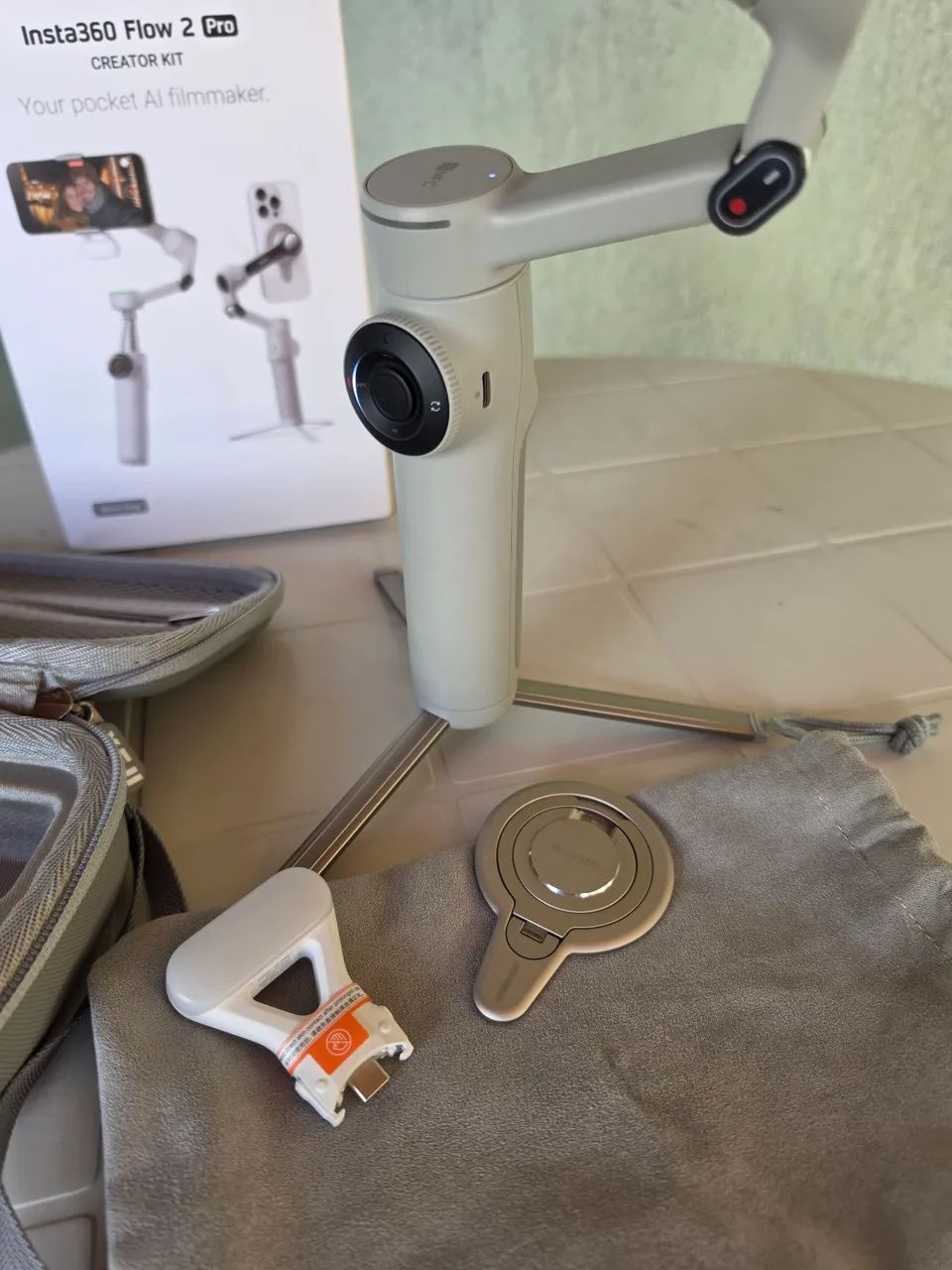 Insta360 Flow 2 Pro Creator Combo + Case Premium - Foto 3