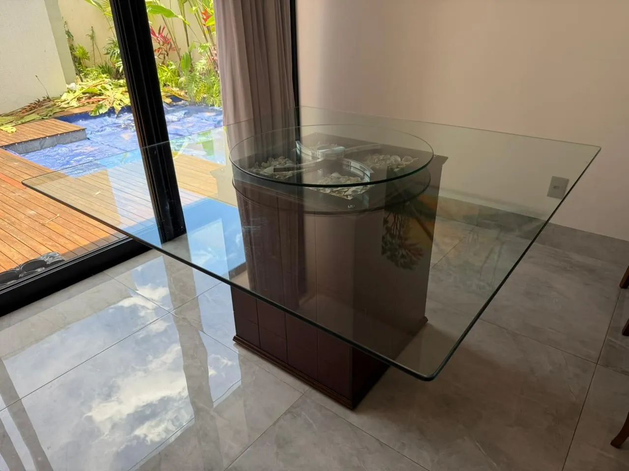 Mesa quadrada de 8 lugares com gira pratos 