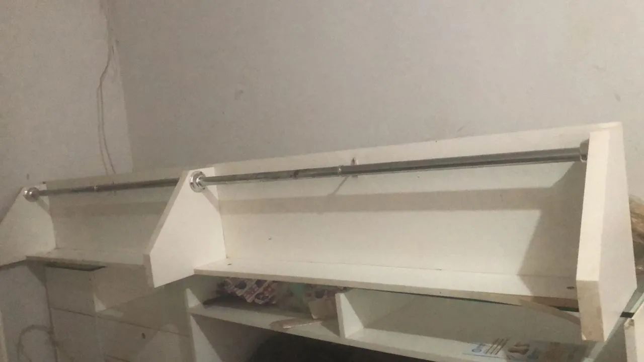 Vendo moveis para loja com muitas roupas infantil  - Foto 4