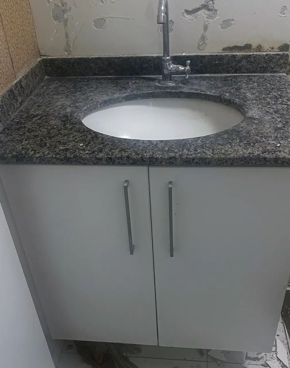 Armário de banheiro