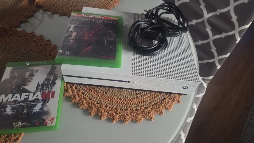 Xbox One S 