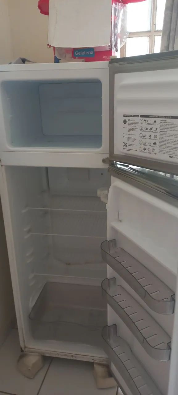 Geladeira electrolux 276lts defrost - Foto 2