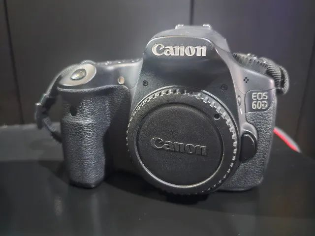 Canon EOS 60D + 2 Baterias + Cartão SD 16gb - Câmeras e Filmadoras