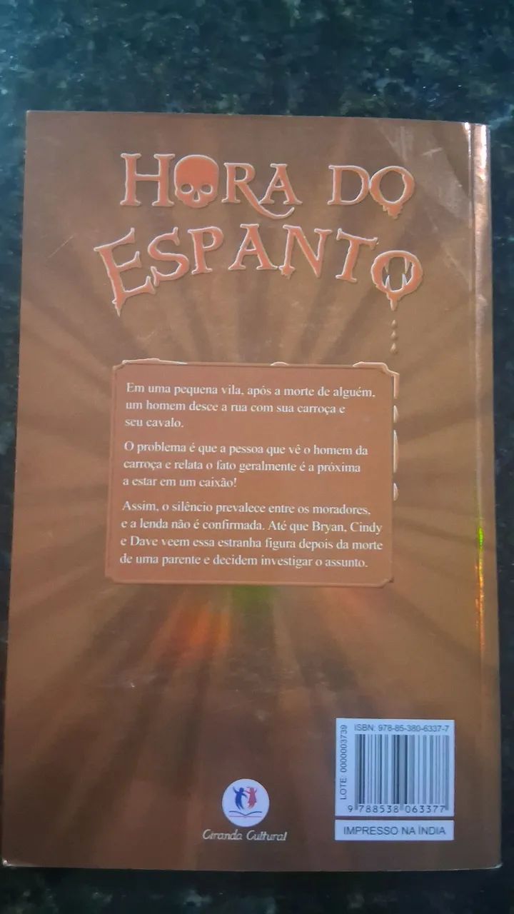 LIVRO HORA DO ESPANTO - Foto 2