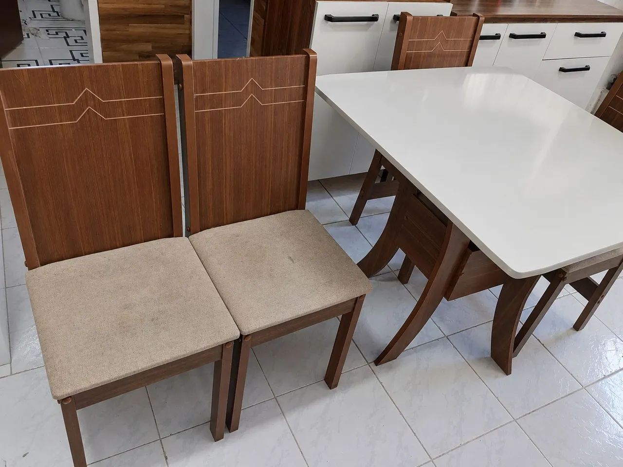 Mesa de jantar de MDF - Foto 2