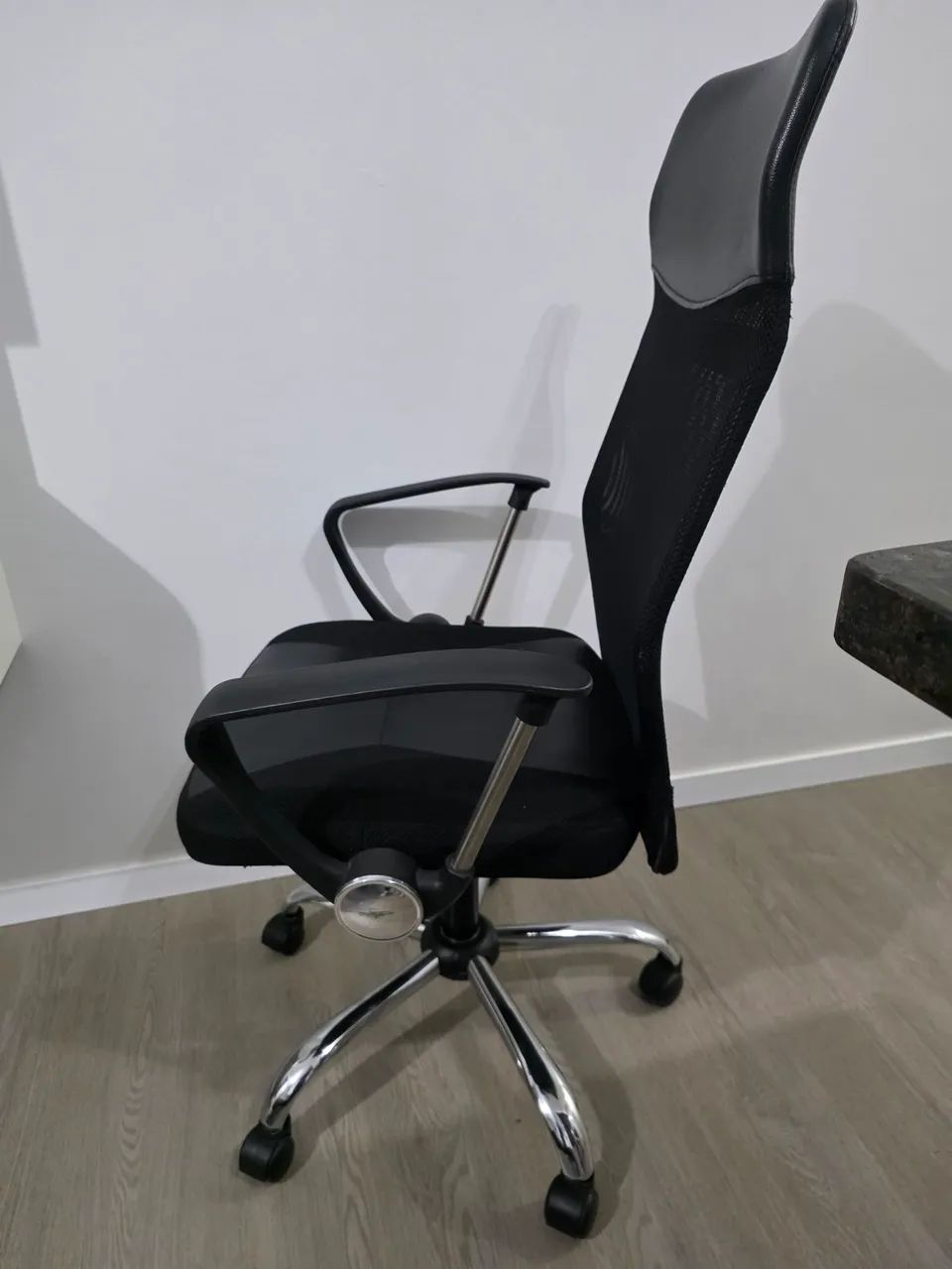 Cadeira de escritório preta - Foto 3