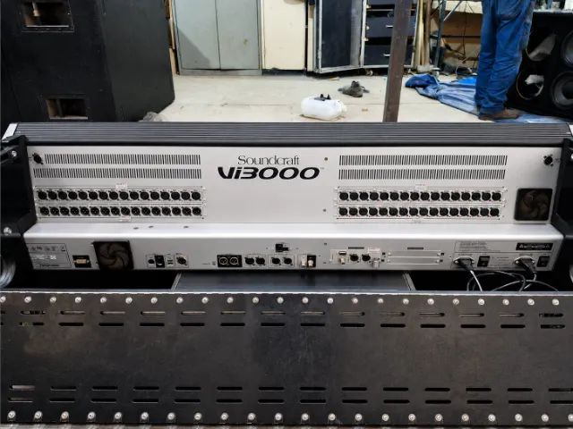 SOUNDCRAFT VI3000 - CONSOLE DIGITAL PROFISSIONAL