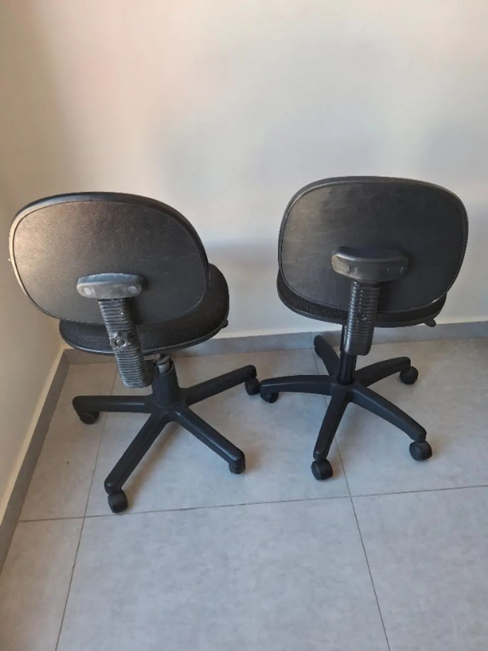 2 Cadeiras de escritório sem braço  - Foto 2
