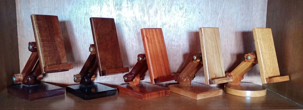 Suporte de madeira rústica para celular com regulagem  - Foto 2