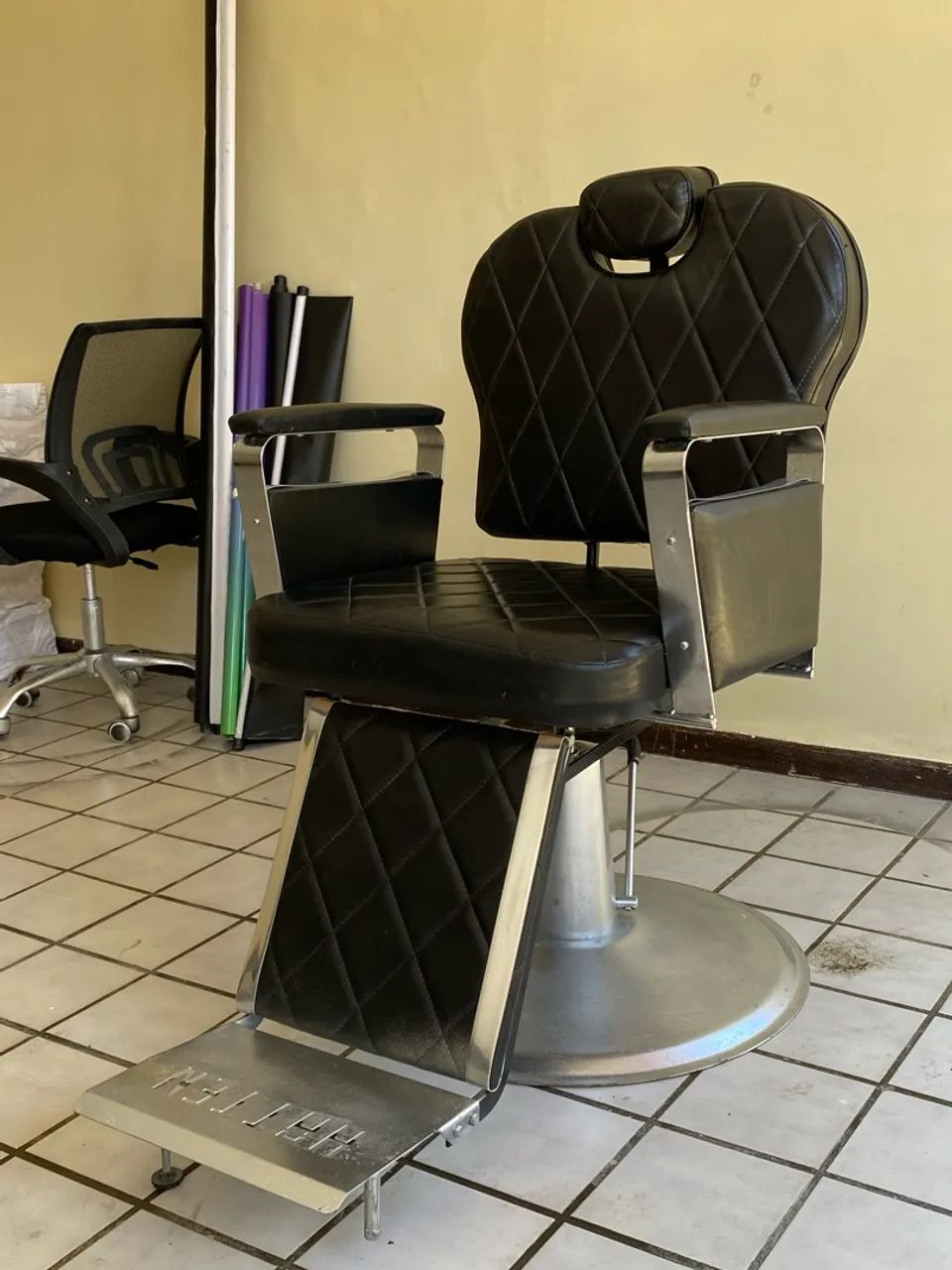 Cadeira  para salão e barbearia luxo - Foto 3