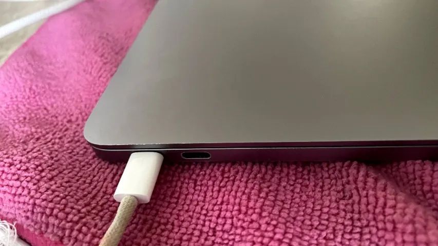 VENDE-SE MACBOOK SEMINOVO - Foto 4