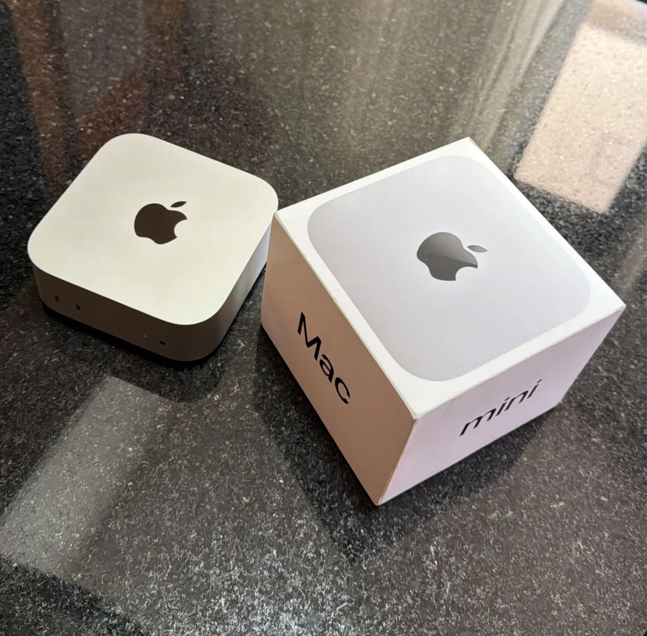 Mac mini m4 16gb / 256gb garantia Apple até: 10/04/2027 LOJA