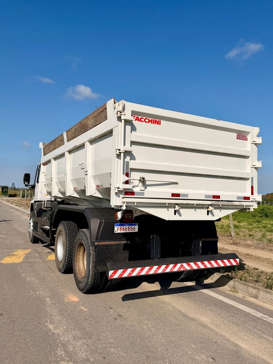 Ford Cargo 2428E - Foto 3