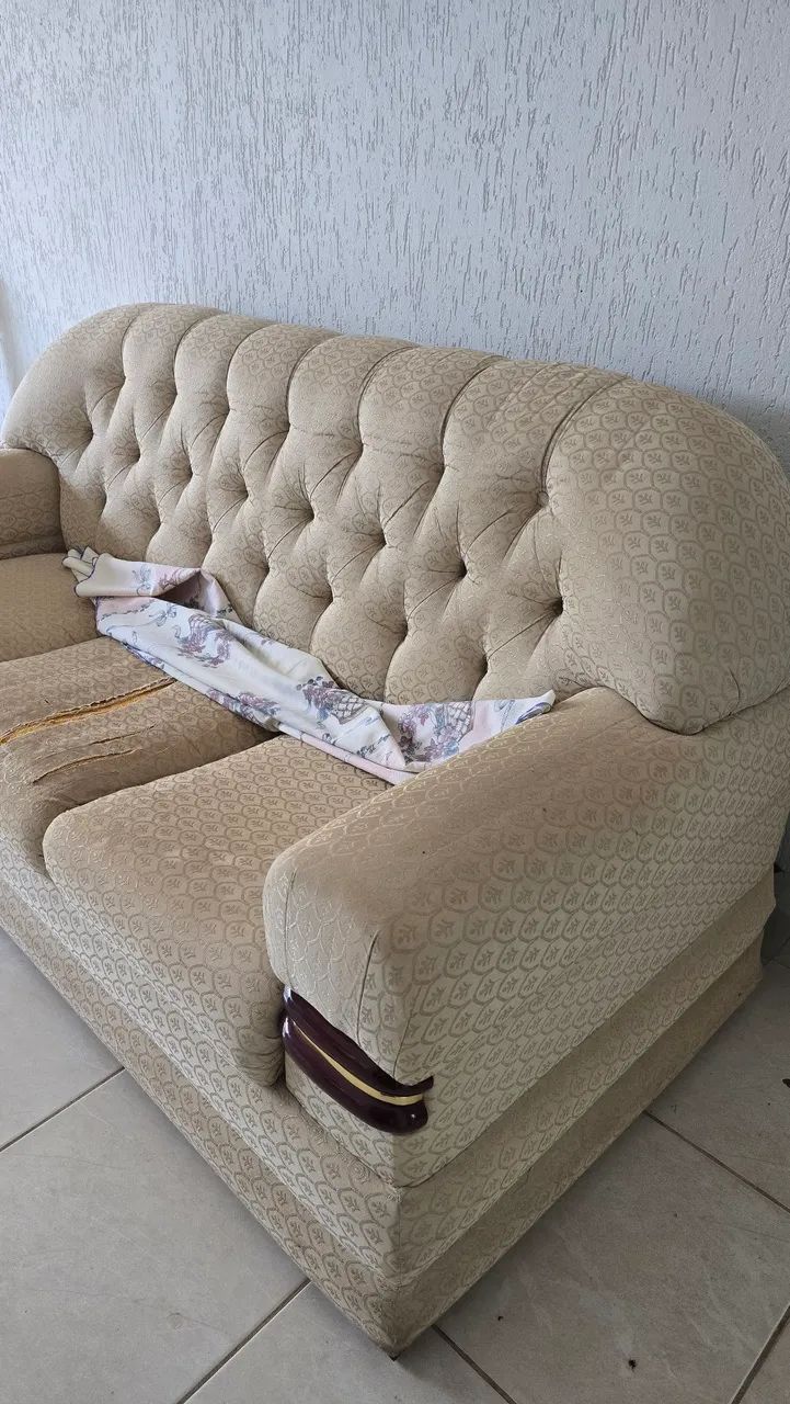 Sofa usado471886729377884162