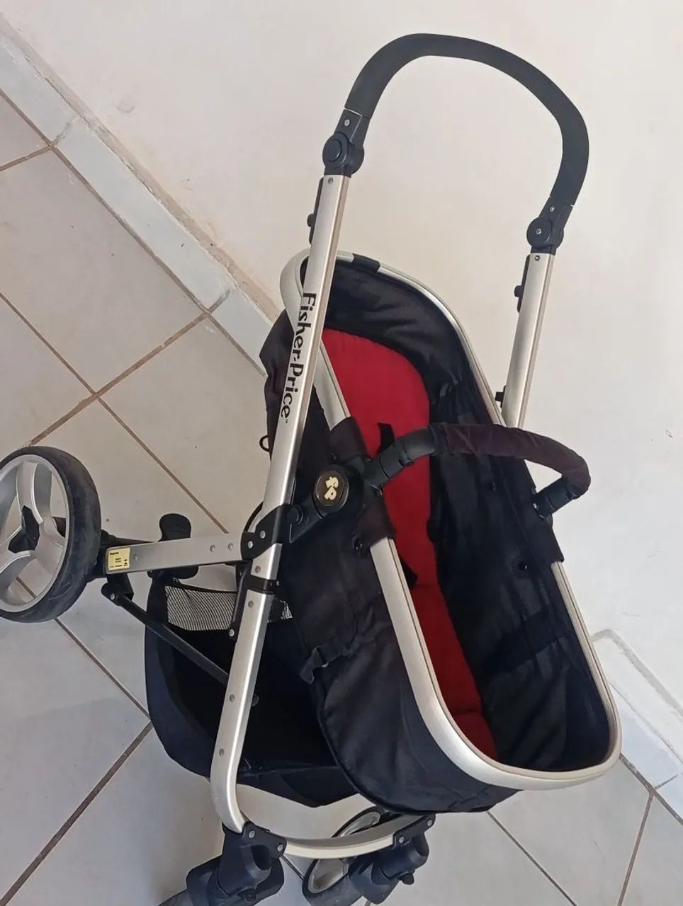 Carrinho de bebê  em perfeito estado , apenas 2 meses de uso . - Foto 4