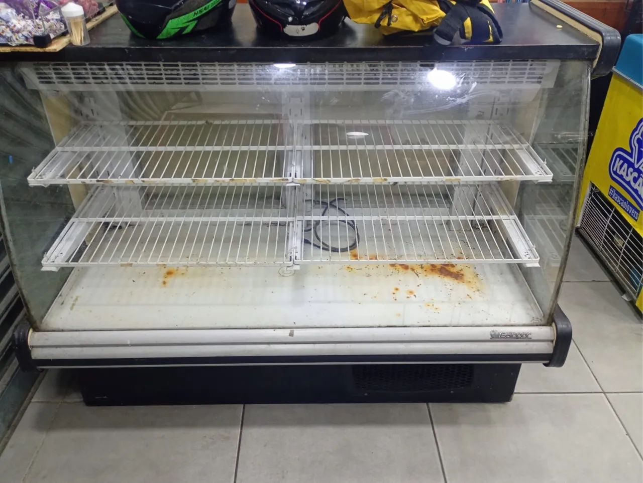 Balcão expositor 220v 