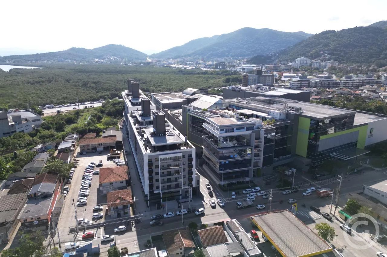 Apartamento mobiliado de lançamento no Saco Grande