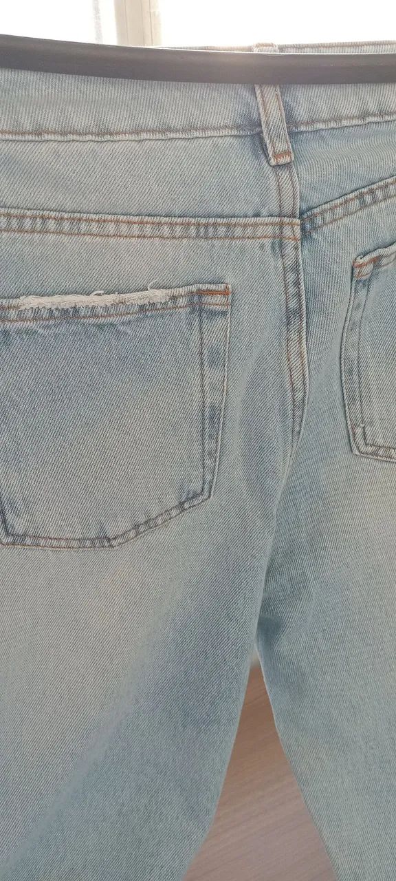 Calça  Jeans clara 40 - Foto 4