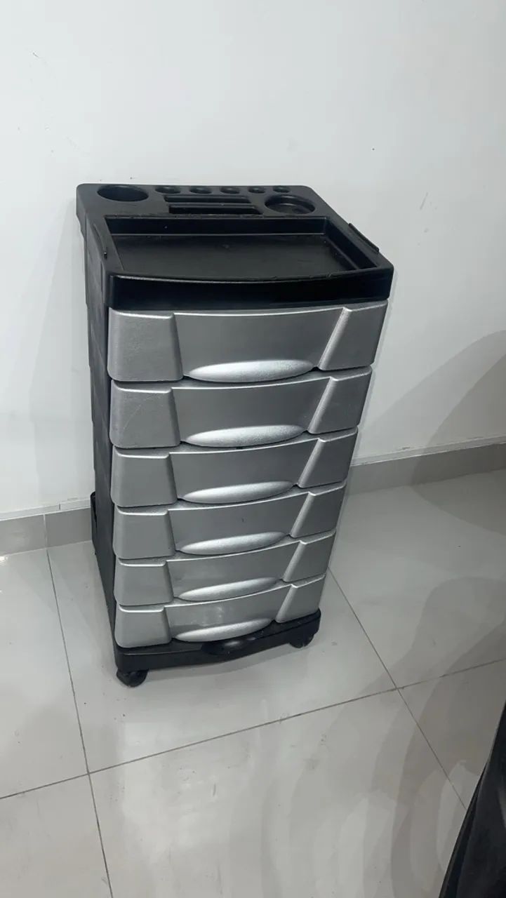 Carrinho auxiliar de cabeleireiro 