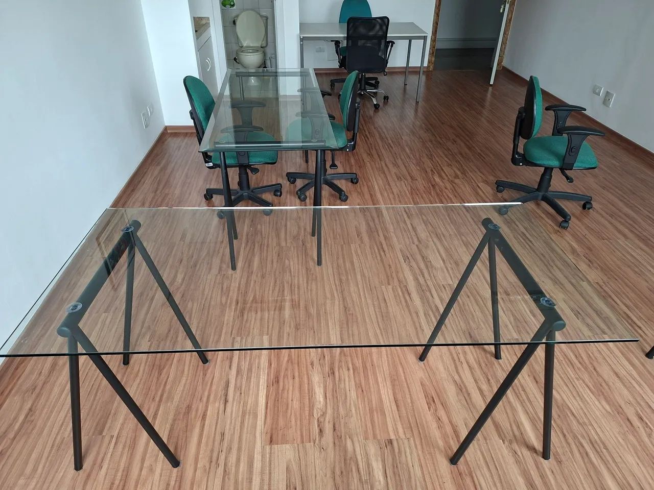 Mesa com Tampo de Vidro e 140 x 75cm Tok&Stok Tret  - Foto 3