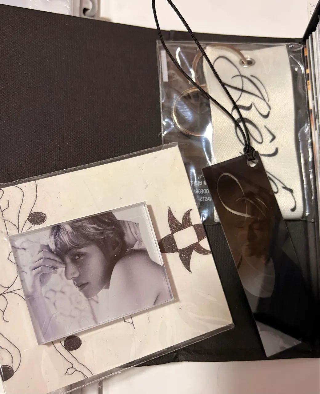 BTS V - [ Rêvé ] PHOTOBOOK - sem POB - Foto 4
