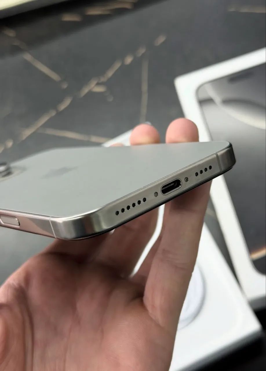 iPhone 16 Pro Max 256GB Titânio ? Novo e Impecável - Celulares e