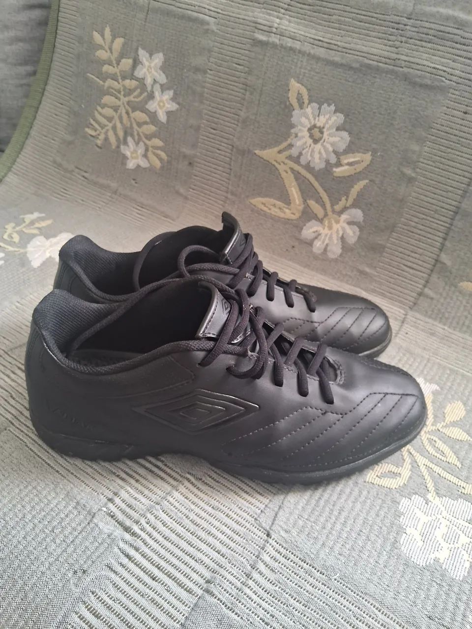 Chuteira Society umbro attakII preta - Foto 4