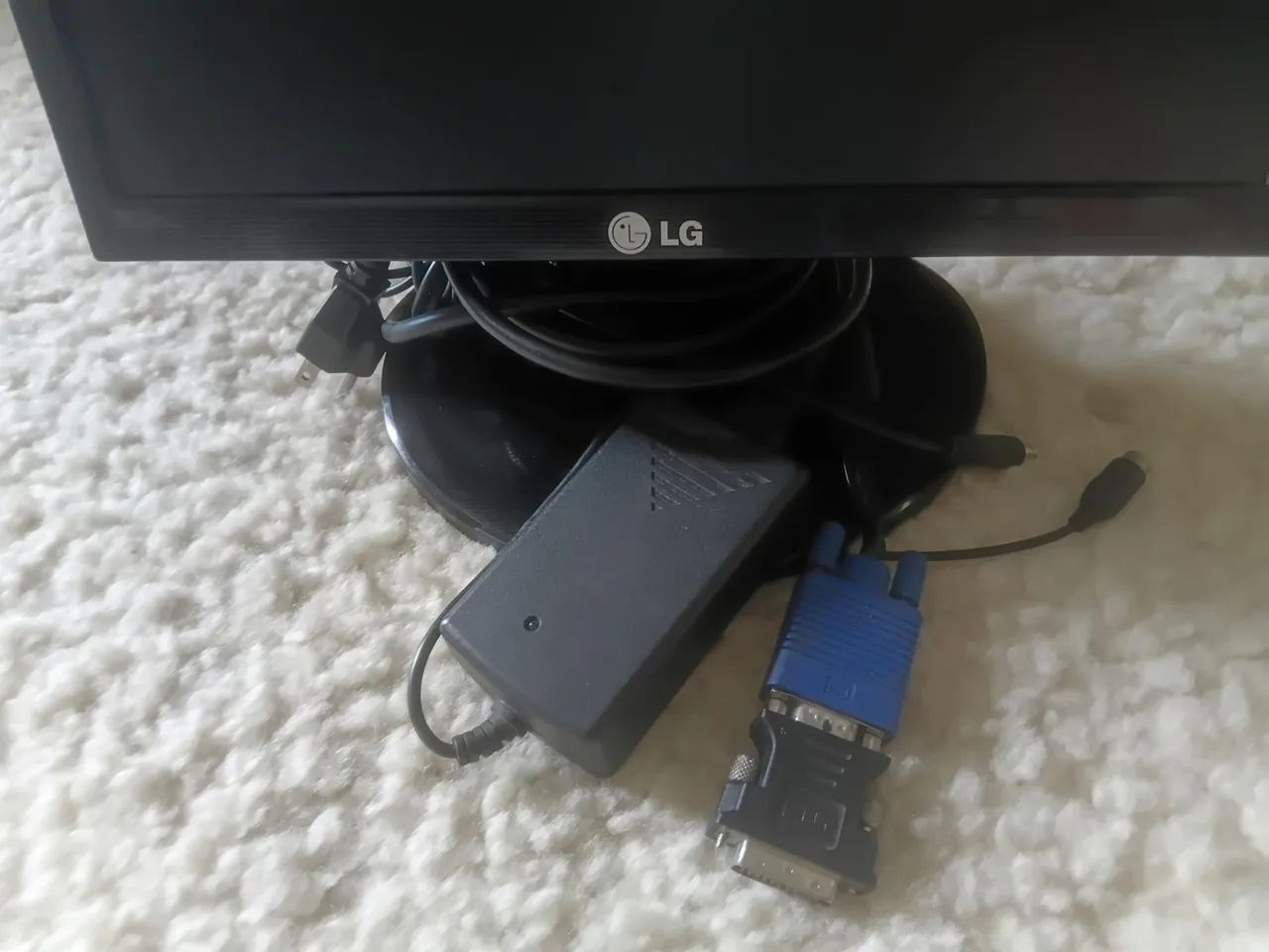 Monitor LG semi novo  - Foto 4