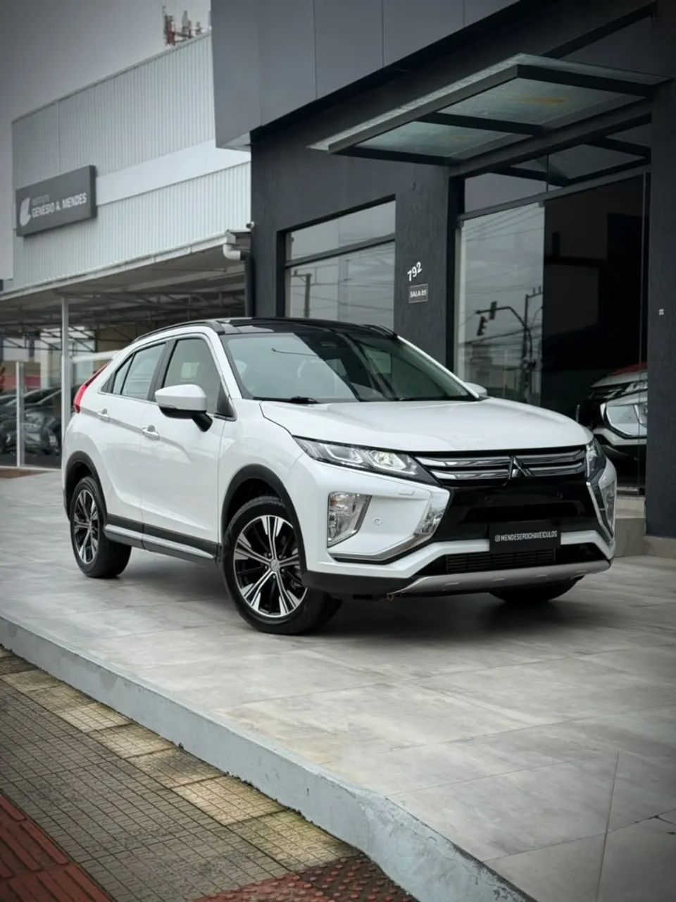Mitsubishi Eclipse Cross HPE-S 1.5 AWD 165cv Aut. 2020 - Foto 2