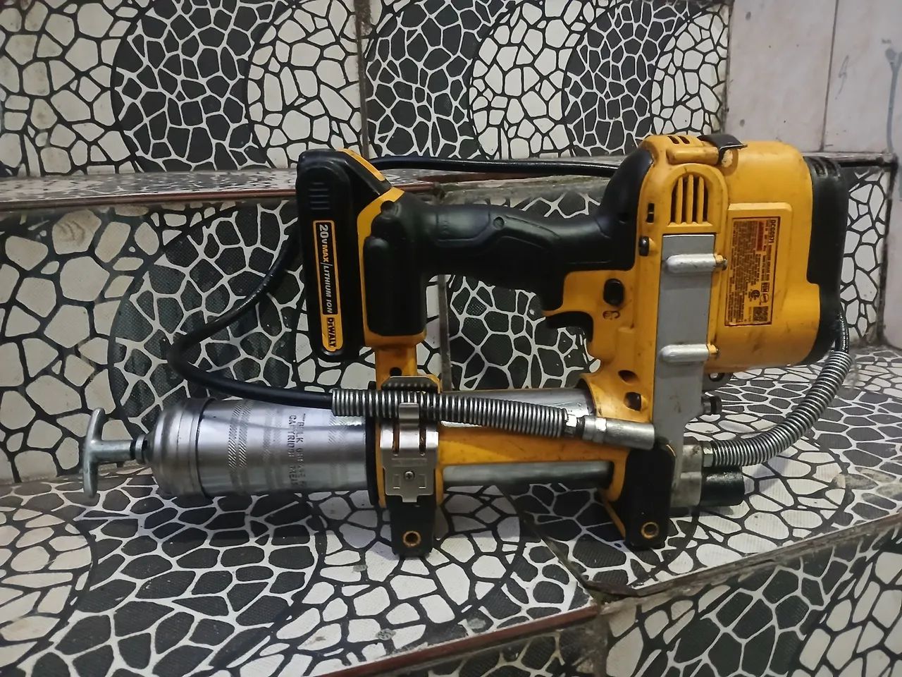 Vende-se engraxadeira Dewalt - Foto 3