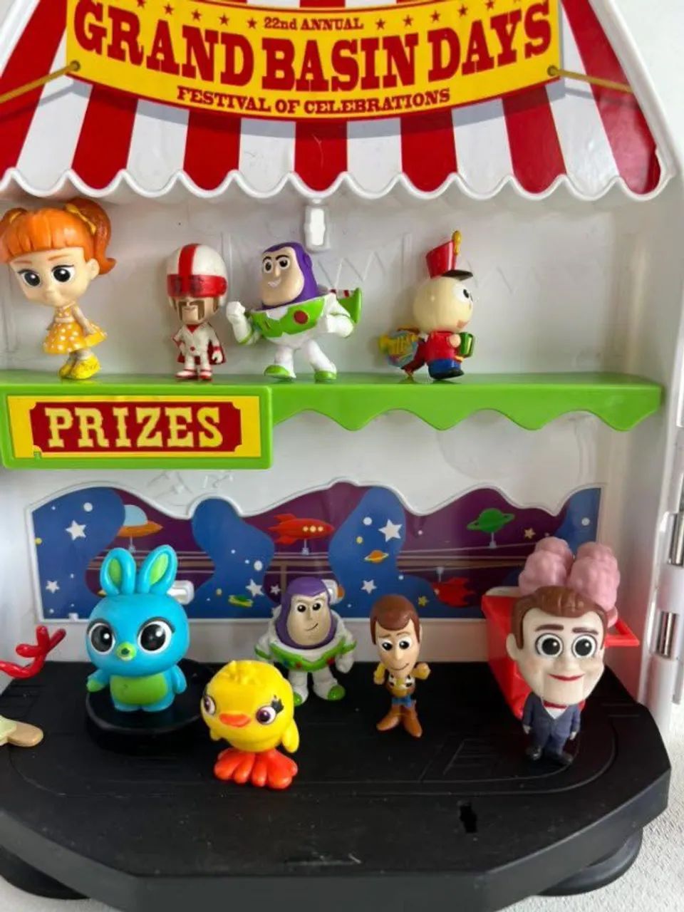 Buzzlightyear Stars Adventurer play set com os personagens q aparecem nas fotos, 25x23 cm  - Foto 2