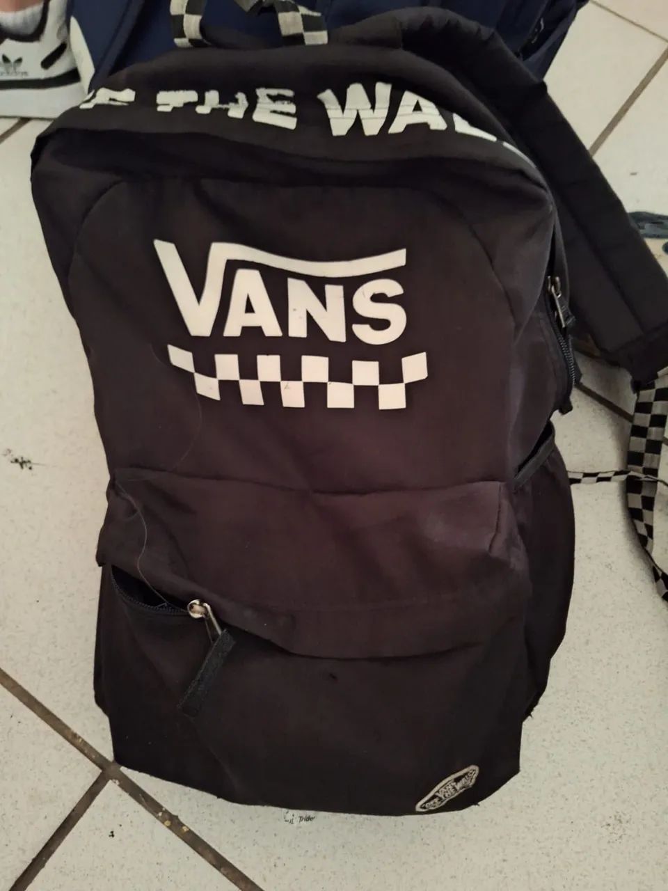 VENDO MOCHILA VANS SEMI USADA