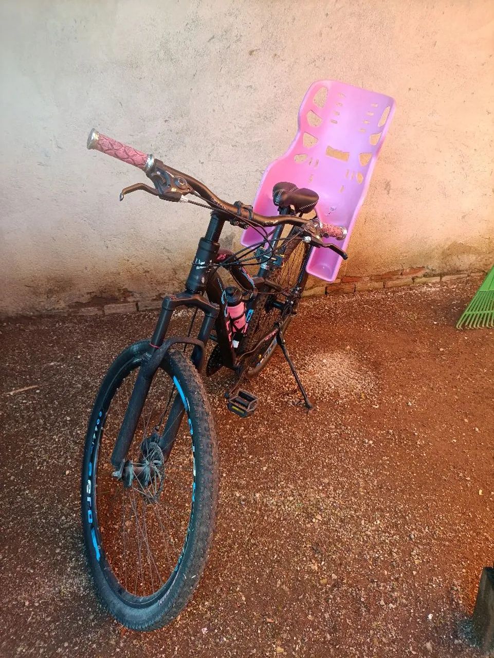 Bicicleta com cadeirinha 