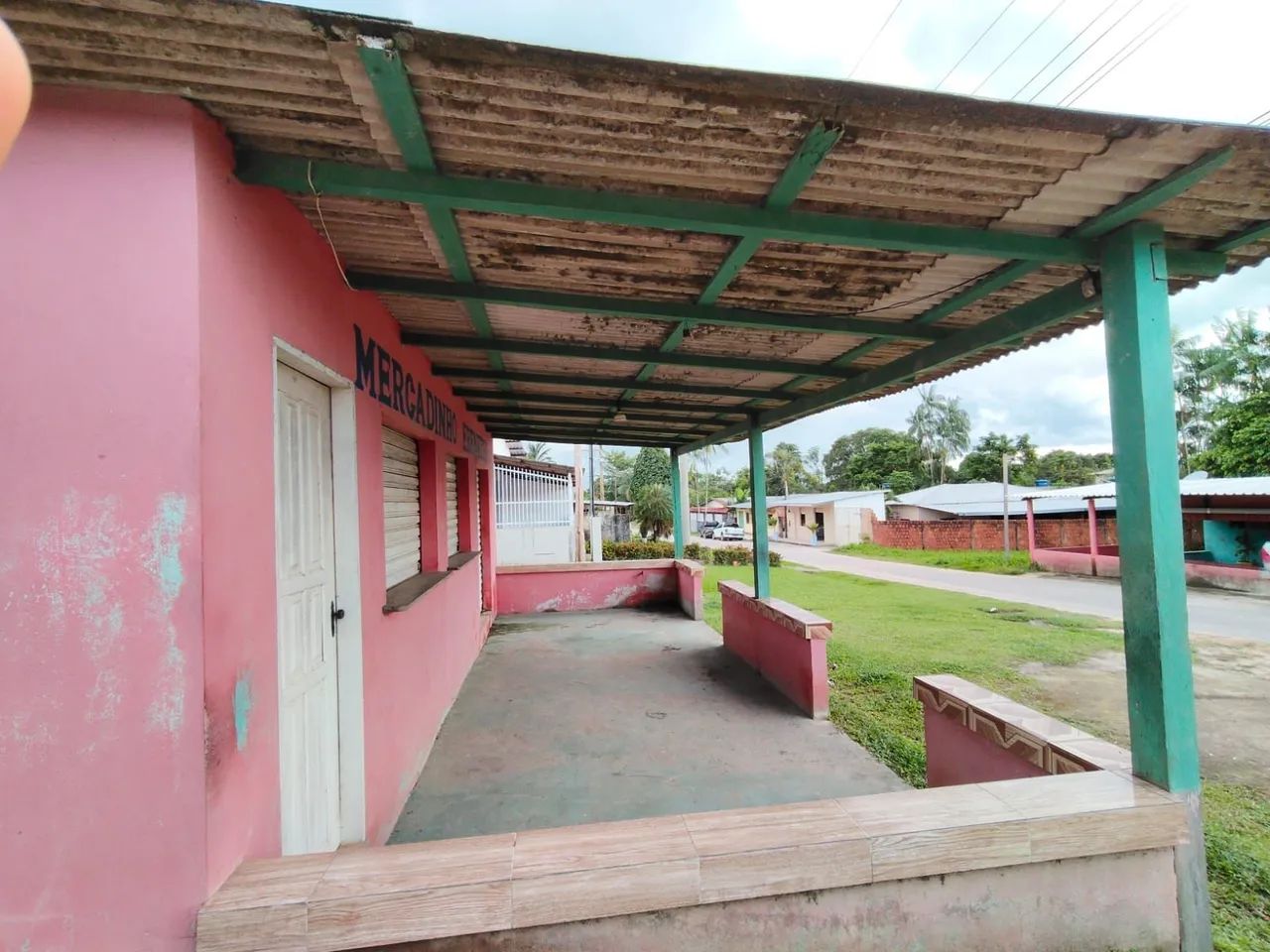 Casa com ponto comercial 