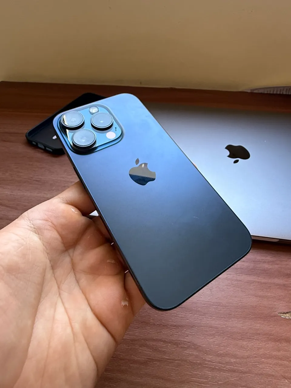 iPhone 17 pro max 256GB 95% silver - Celulares e Smartphones